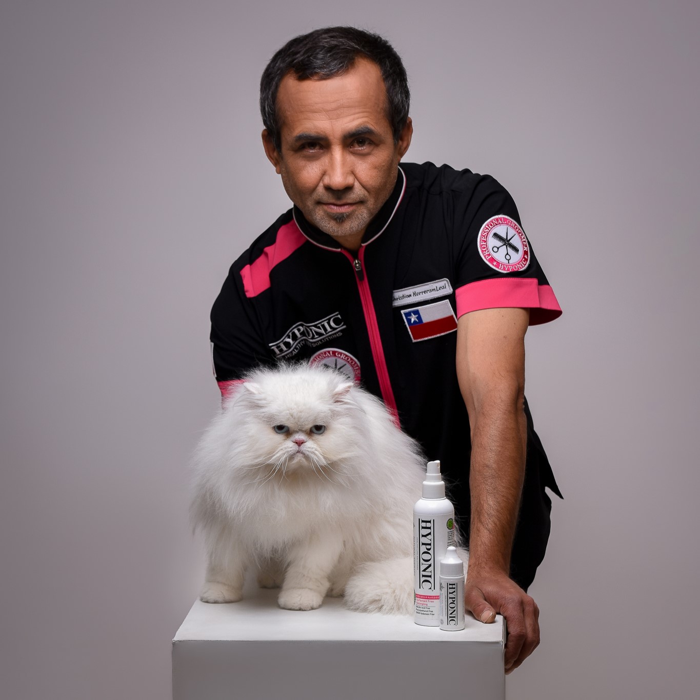Christian Herrera Leal Hyponic Professional Cat Groomer